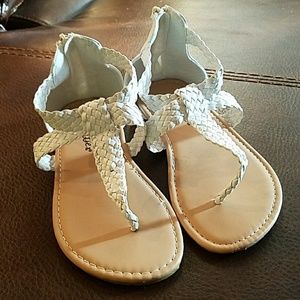 🌺Little girl sandles🌺 5 for $20